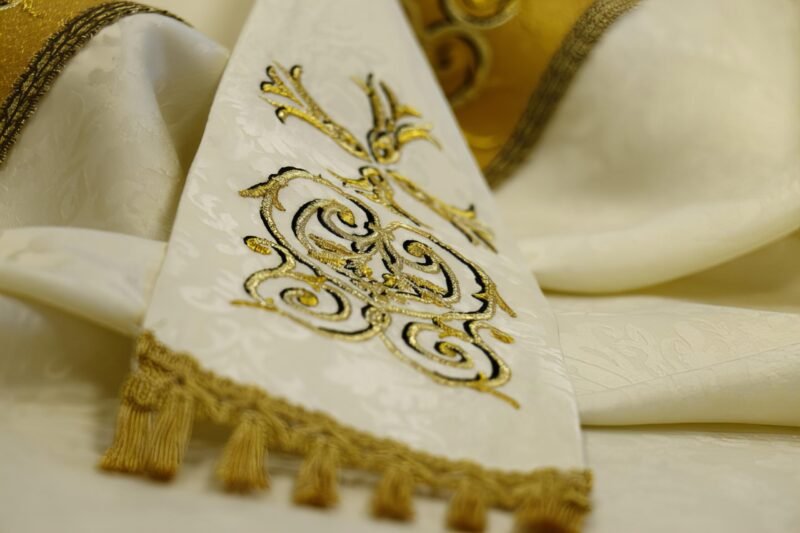 White Embroidered Chasuble W70063