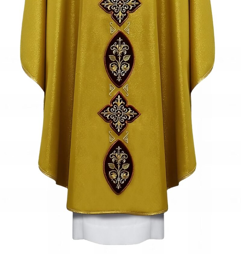Golden Embroidered Chasuble GY090052